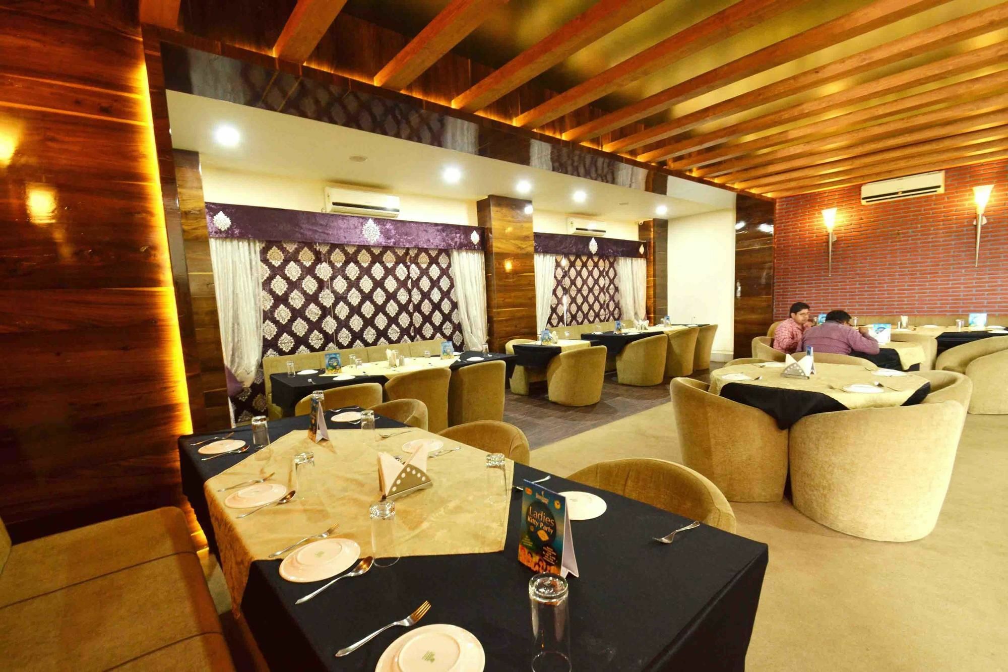 אינדורה Capital O 1546 The Sensation Hotel מראה חיצוני תמונה